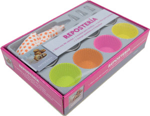 KIT REPOSTERIA: UN LIBRO CON 60 RECETAS + 4 MOLDES PARA MUFFINS + 4 PARA COULANTS + MANGA PASTELRA Y