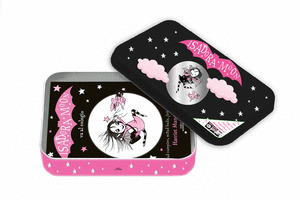 ISADORA MOON - UN COFRE MÁGICO CON 3 HISTORIAS DE ISADORA MOON (¡INCLUYE PEGATINAS)