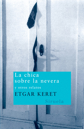 CHICA SOBRE LA NEVERA