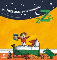 UN INTRUSO EN LA HABITACIÓN