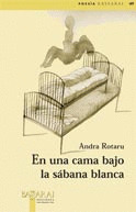 EN UNA CAMA BAJO LA SÁBANA BLANCA