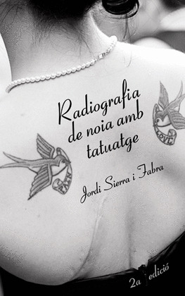 RADIOGRAFIA D'UNA NOIA MAB TATUATGE