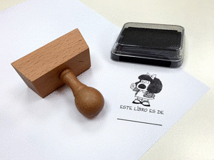SELLO EXLIBRIS CON MANGO. MAFALDA: ¡ESTE LIBRO ES MÍO!