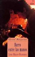 GA. 70 BARRO ENTRE LAS MANOS