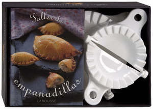 TALLER DE EMPANADILLAS (ESTUCHE LIBRO Y 3 MOLDES PARA EMPANADILLAS)